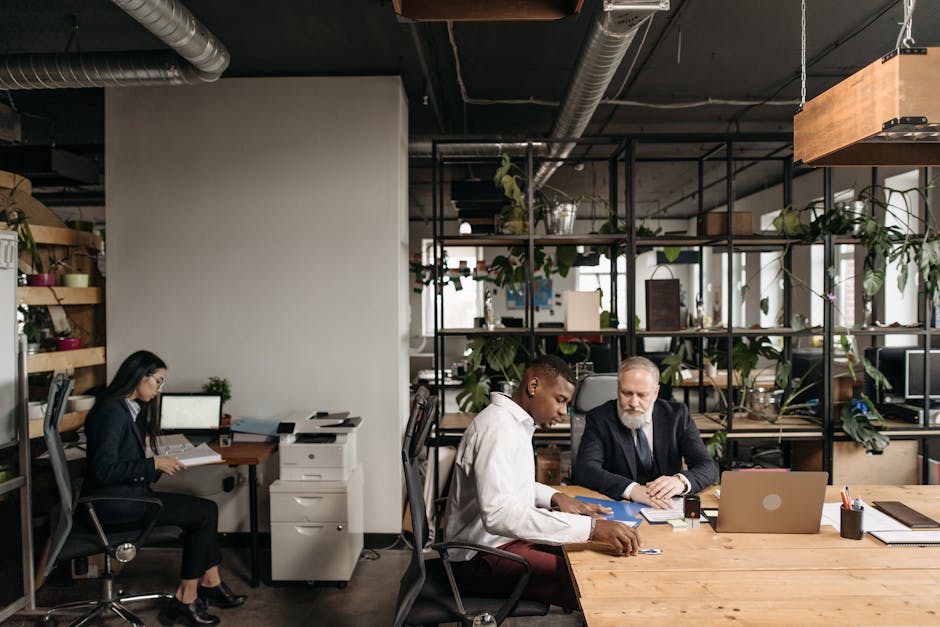 【2026年版】株式会社vs合同会社 徹底比較!費用・信用力・税金の違いを解説 | Photo by Pavel Danilyuk on Pexels